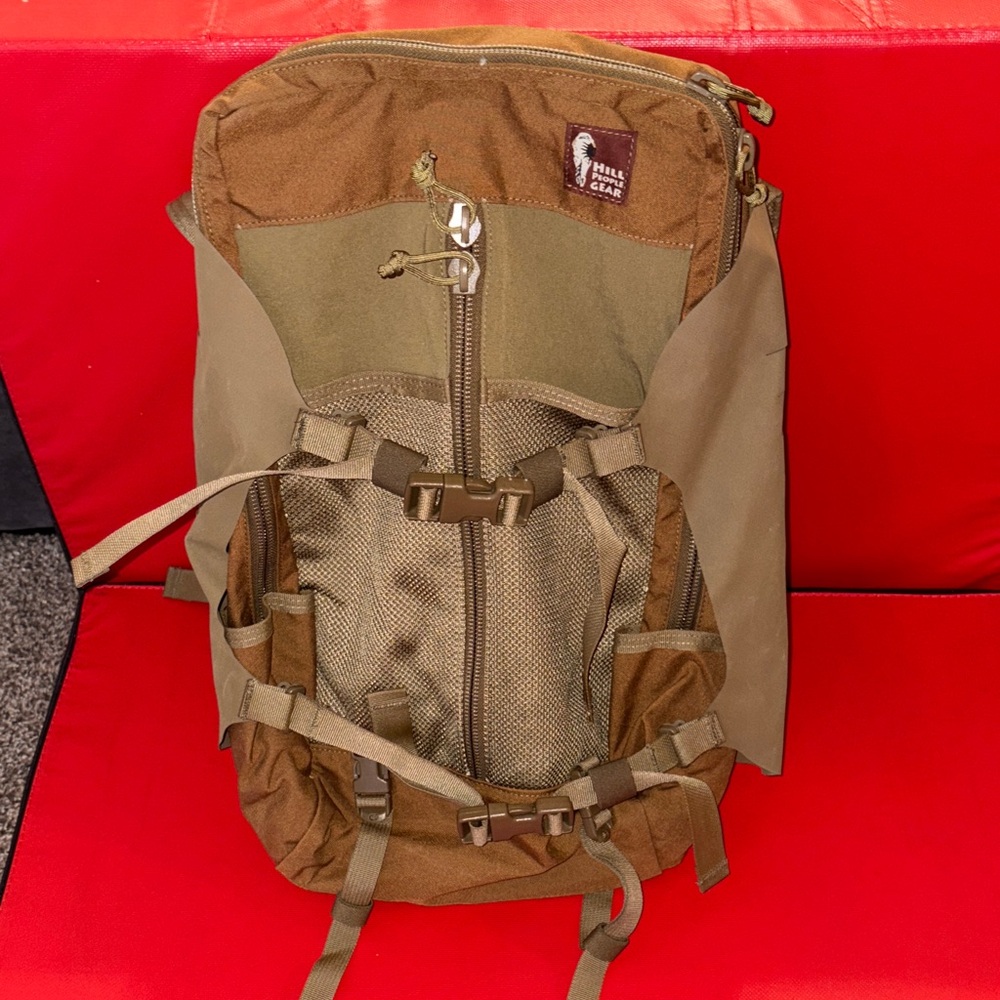 Hill People Gear Connor Version 2 Backpack in Elk/Coyote